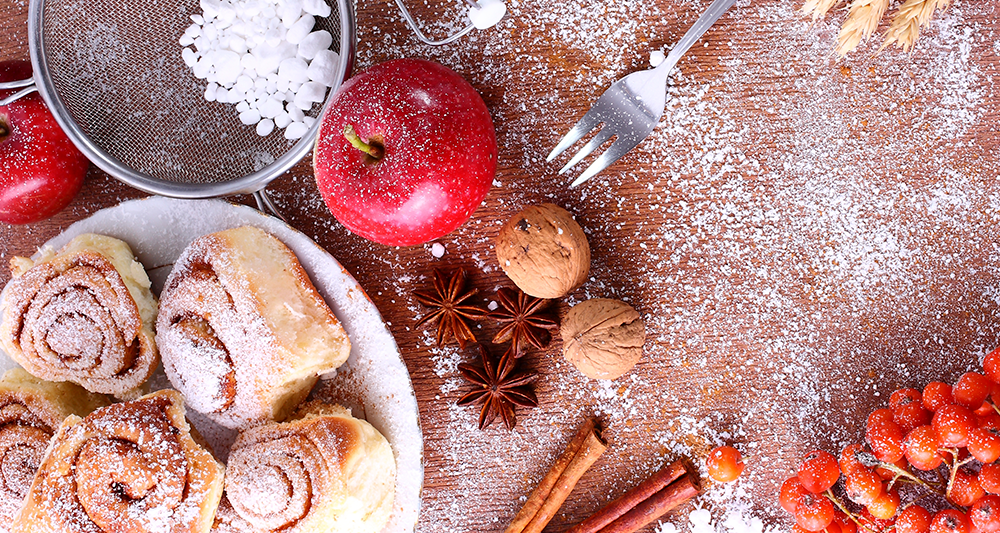 Christmas Morning Apple Cinnabuns